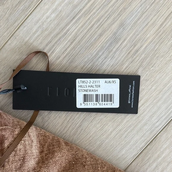 NWT Lionesses Hills Halter Top - Picture 3 of 4